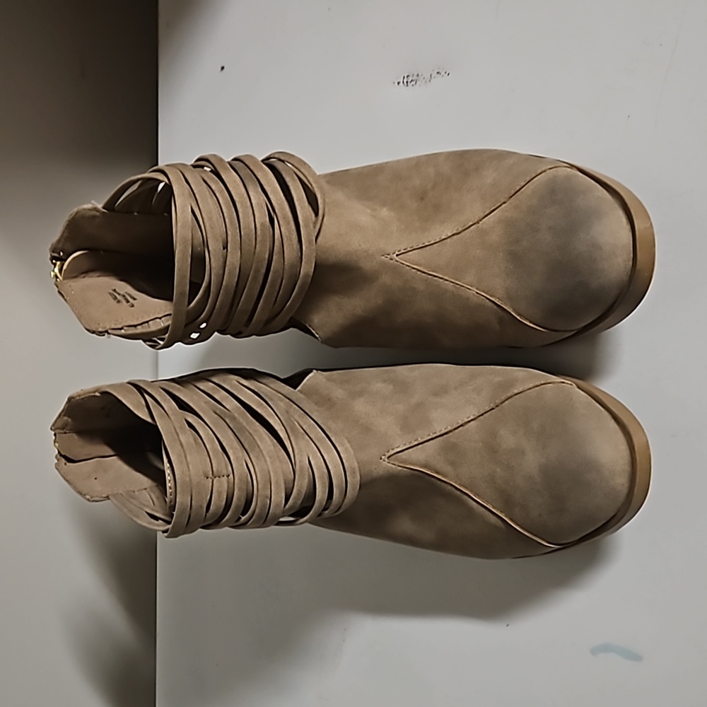 Ankle boots, size 9